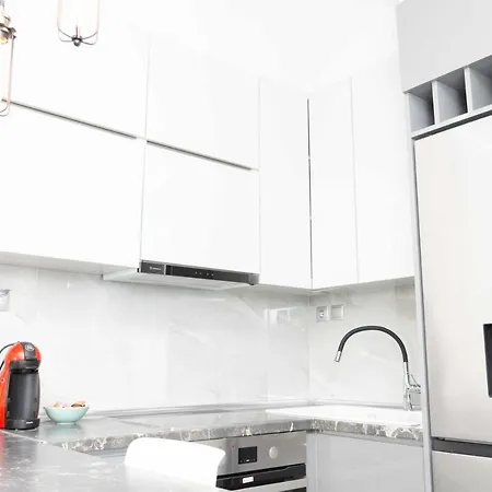 Luxury In Centre דירה *
